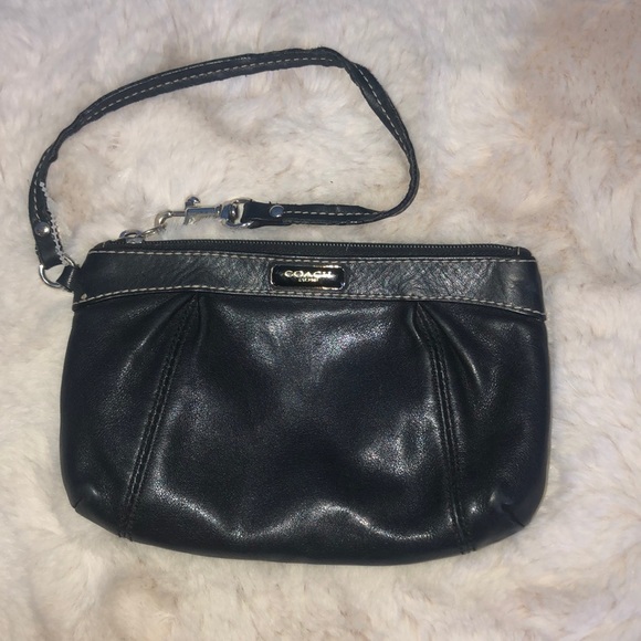 Coach Handbags - Coach Wristlet